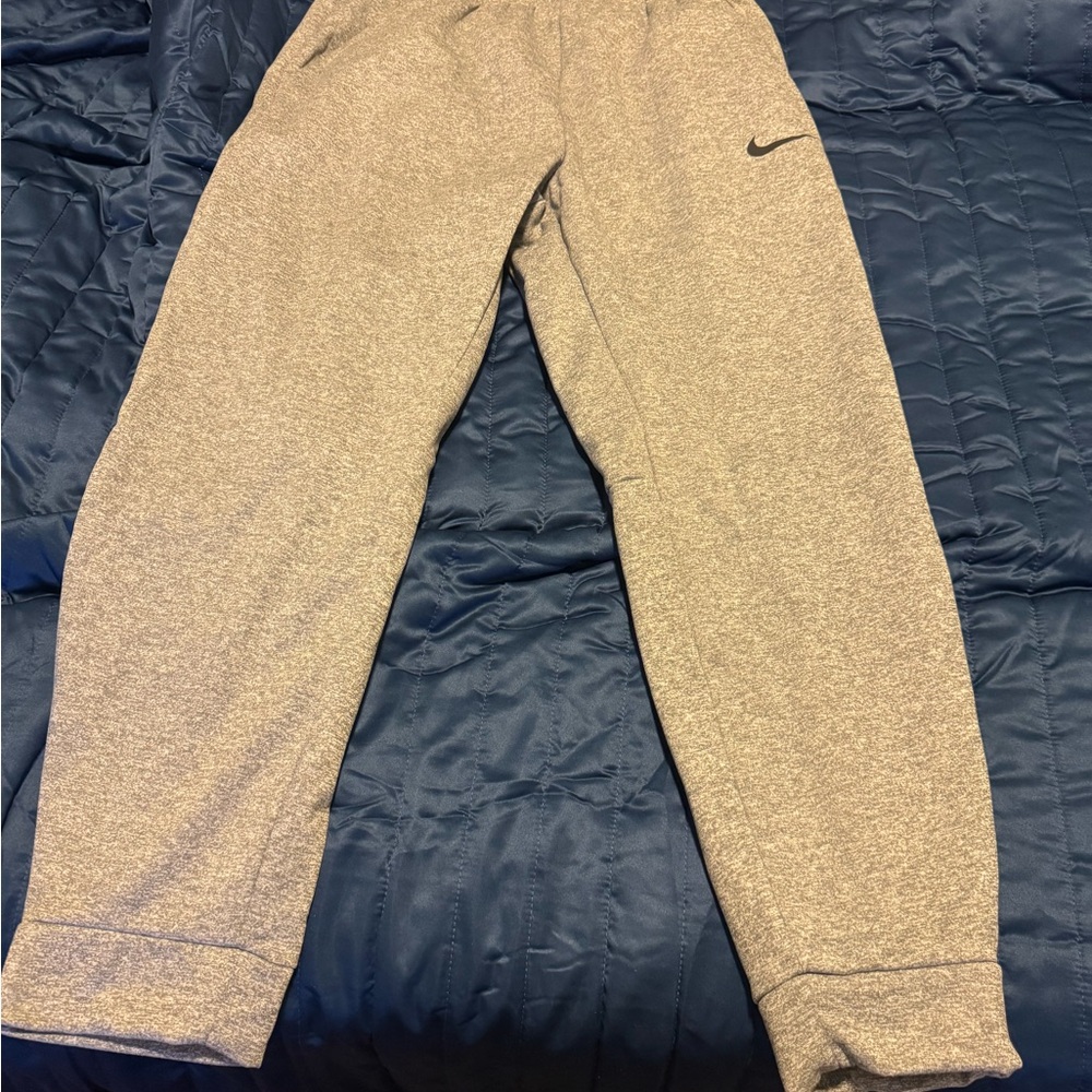 Nike Men’s Gray Sweatpants
